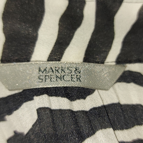 Marks and Spencer Pleated Zebra Long Sleeve Blouse M&S - Picture 2 of 6